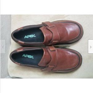 Apex Women's Diabetic Shoe 5.5 extra wide - Brown